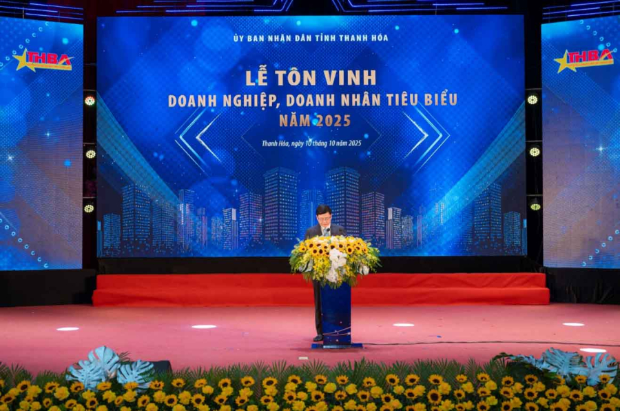 hyundai-lam-kinh-nhan-bang-khen-ubnd-tinh-thanh-hoa