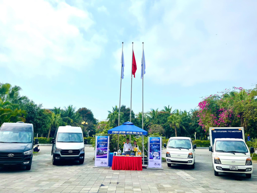 trung-bay-xe-hyundai-lam-kinh