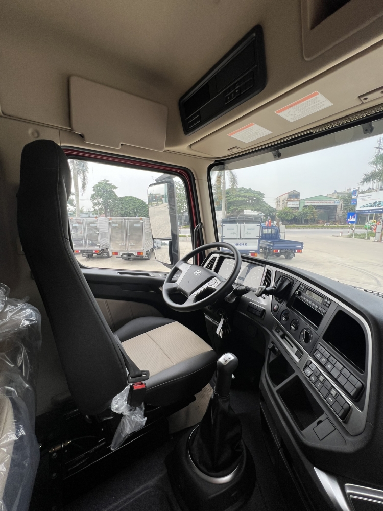 đầu kéo Xcient GT tại Hyundai Lam Kinh