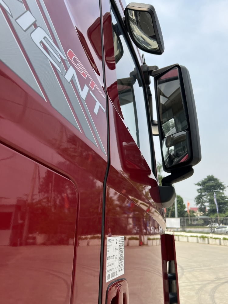 đầu kéo Xcient GT tại Hyundai Lam Kinh