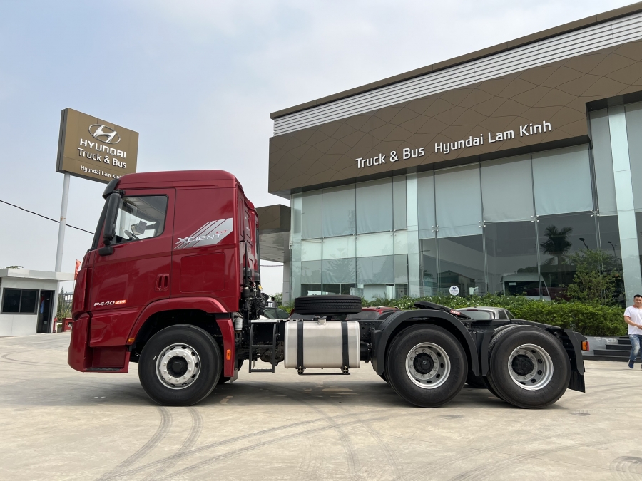đầu kéo Xcient GT tại Hyundai Lam Kinh