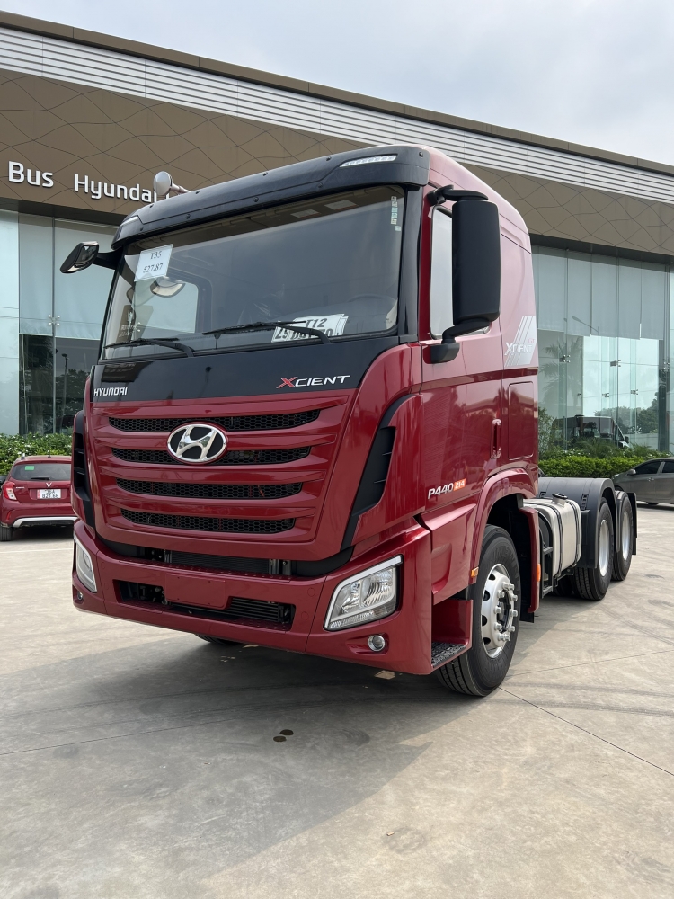 đầu kéo Xcient GT tại Hyundai Lam Kinh